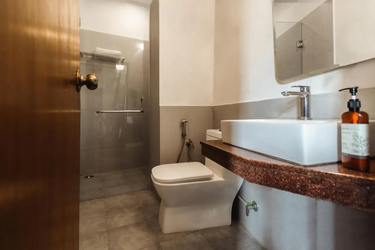 Minimalist Poshtel & Suites New Delhi