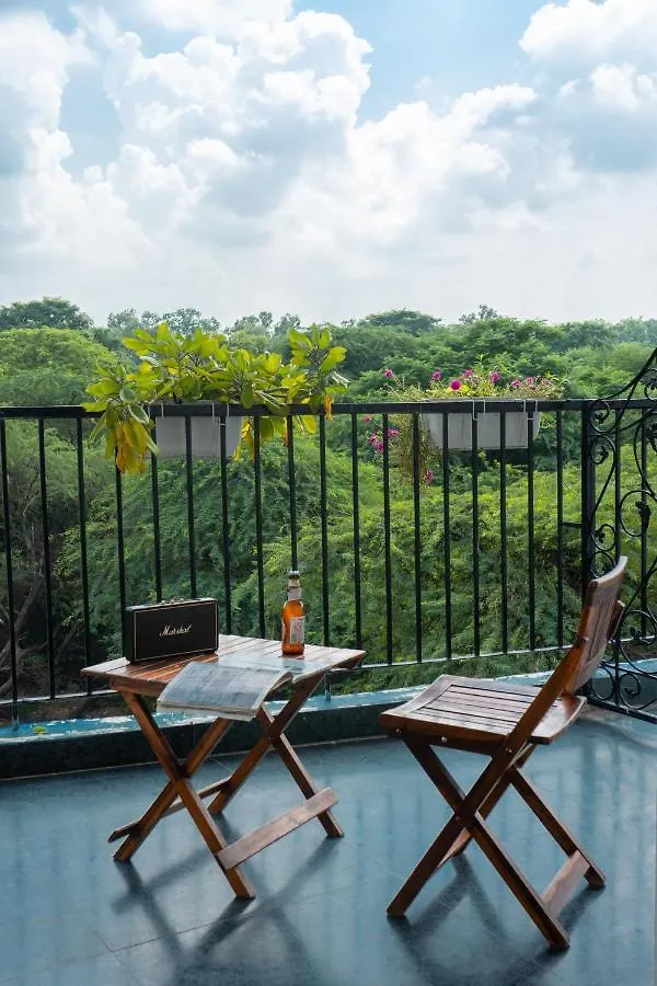 Minimalist Poshtel & Suites New Delhi Hotel
