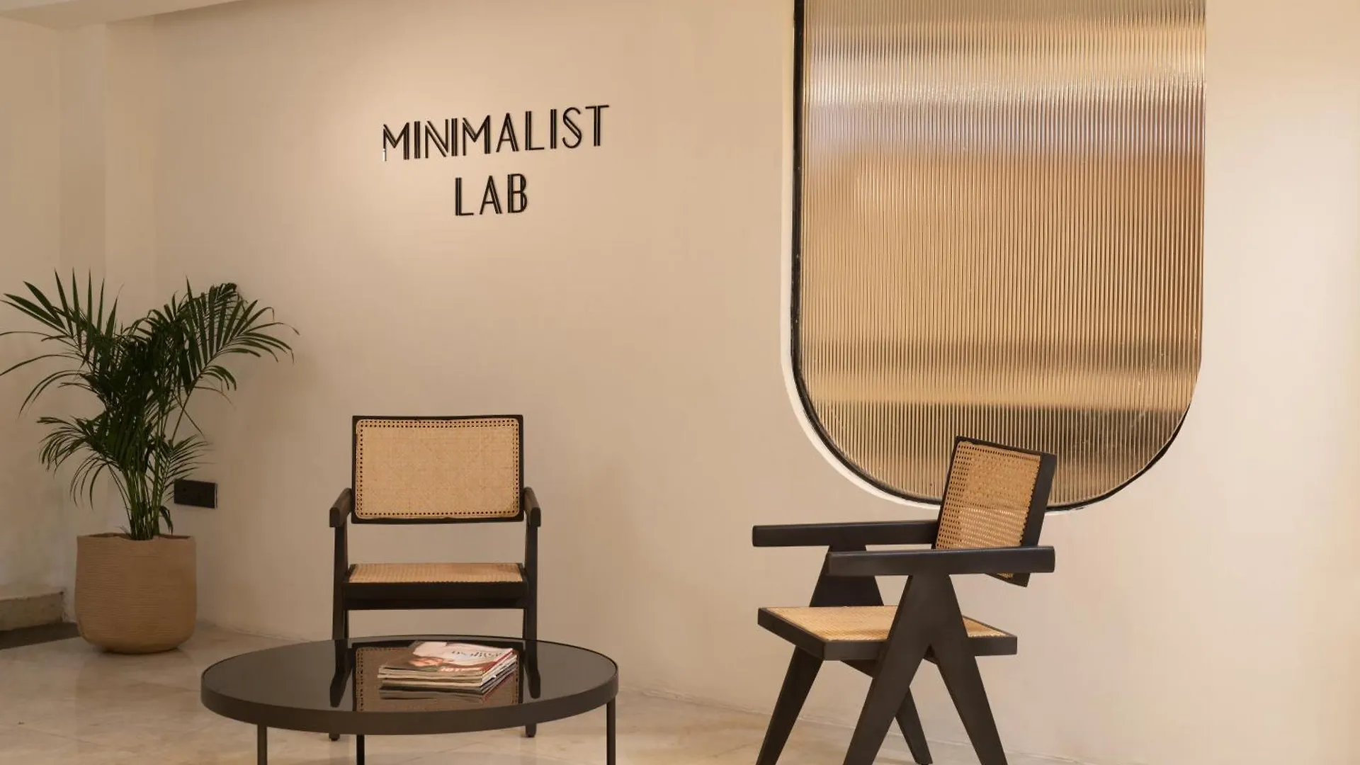 Minimalist Poshtel & Suites New Delhi 3*,